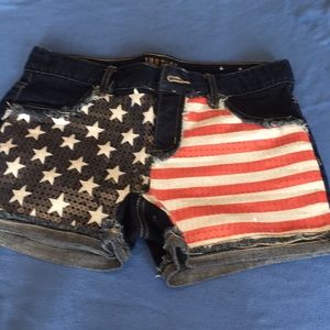 Girls patriotic sequined denim shorts,